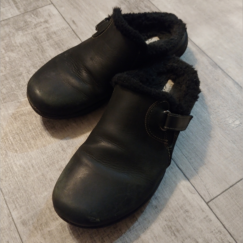 Clarks slides. Size 9. Black